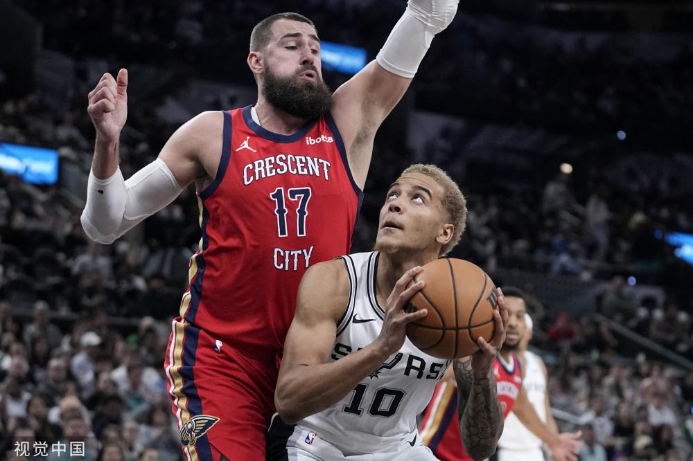 黎在联赛中 黎在联赛中