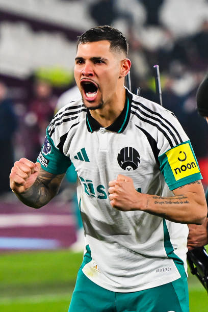 球迷们翘首 球迷们翘首