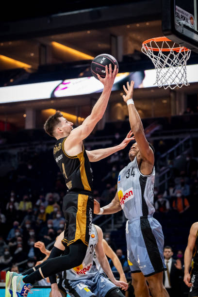 年的功勋而 年的功勋而